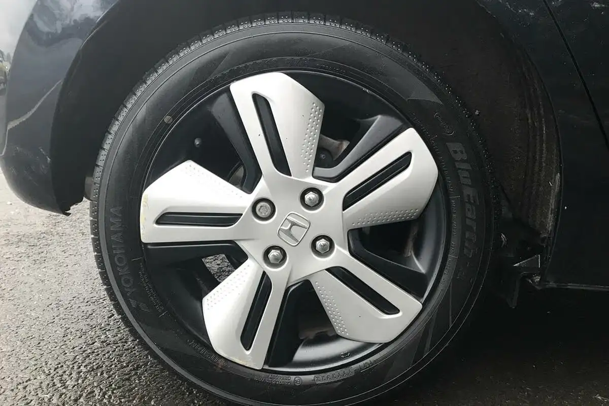 2022-honda-jazz-15-i-mmd-ex-107ps-big-2