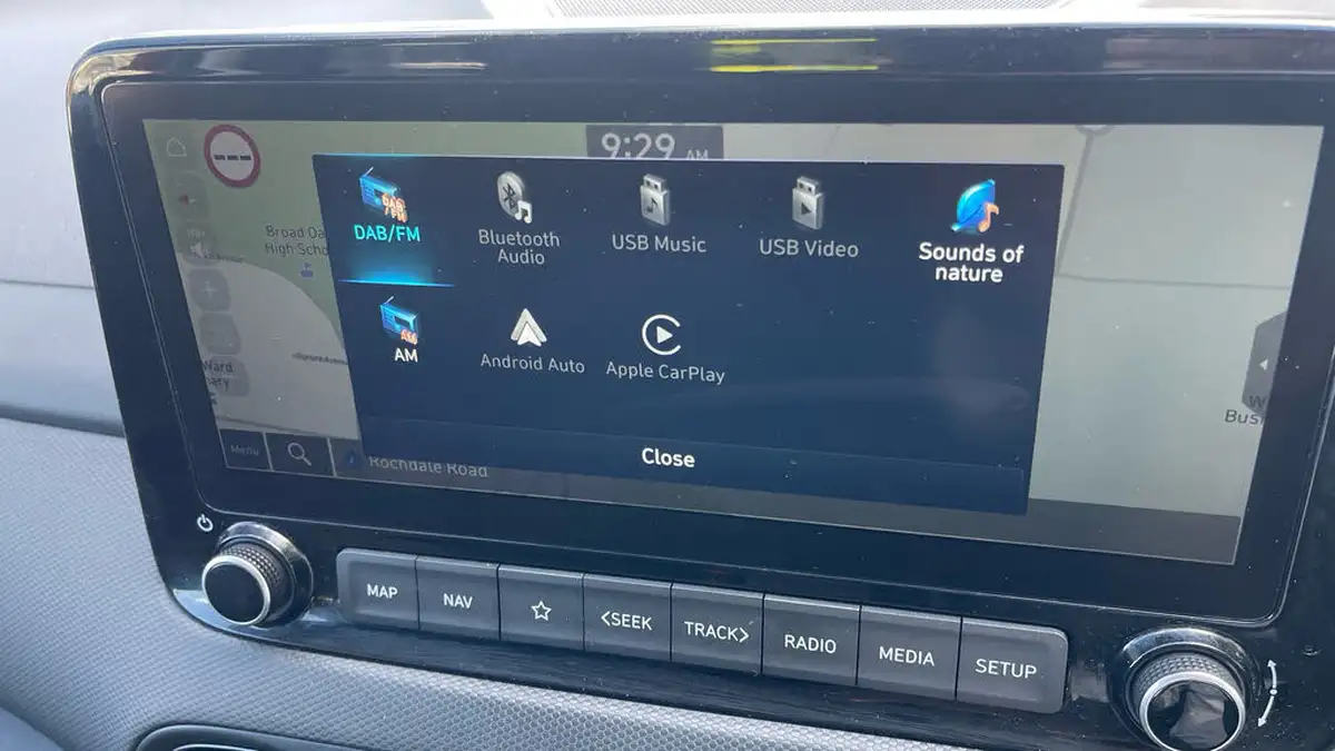 2022-hyundai-kona-16-gdi-premium-big-28