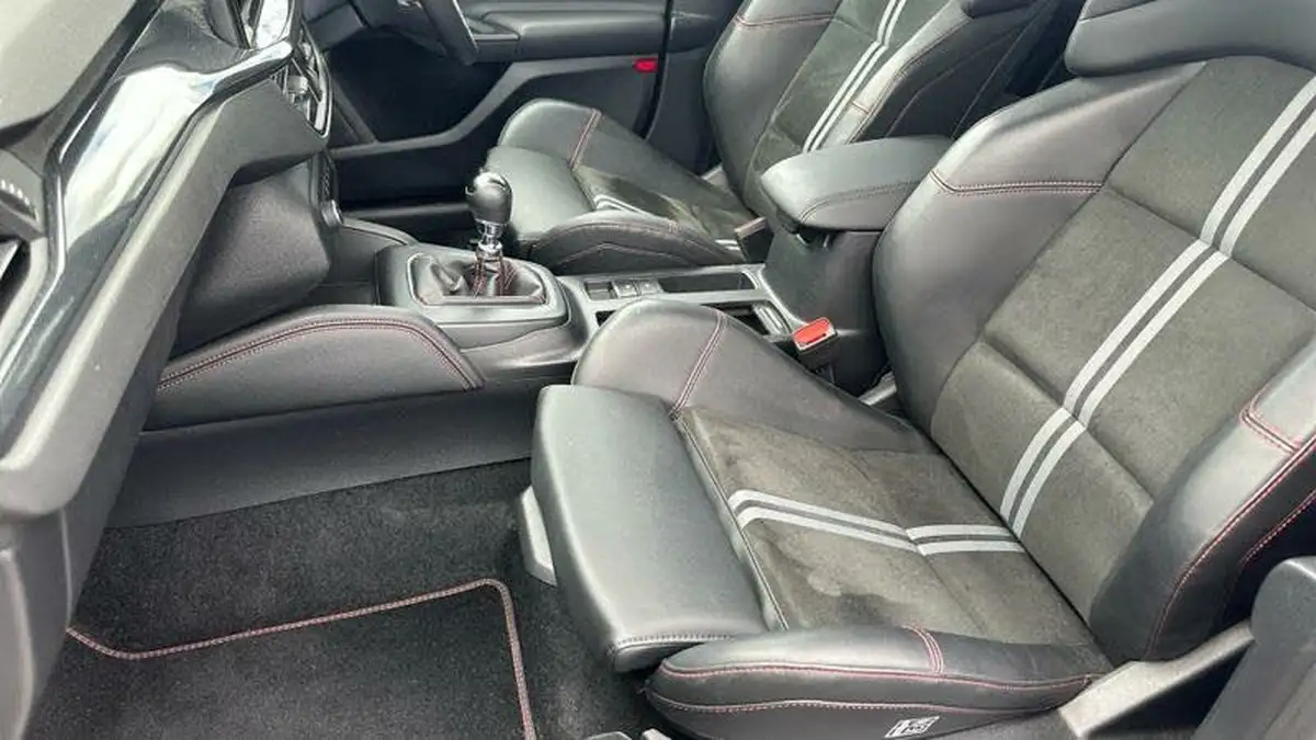 2023-ford-focus-23t-st-hatchback-big-14
