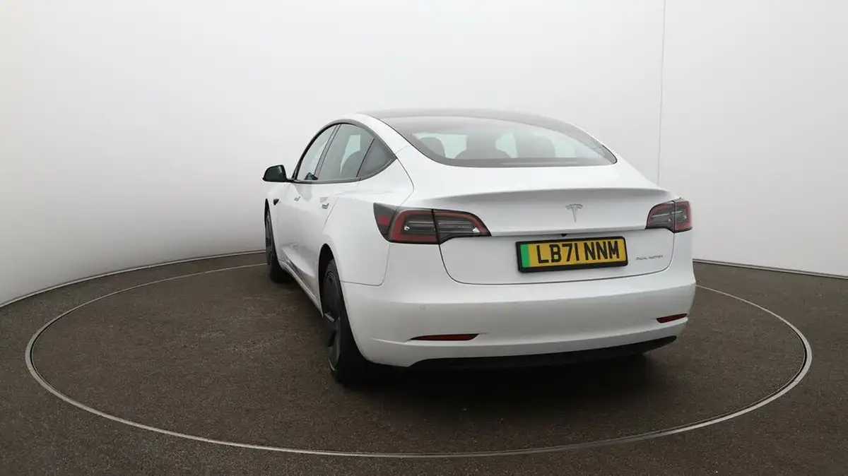 2021-tesla-model-3-e-long-range-awd-big-51
