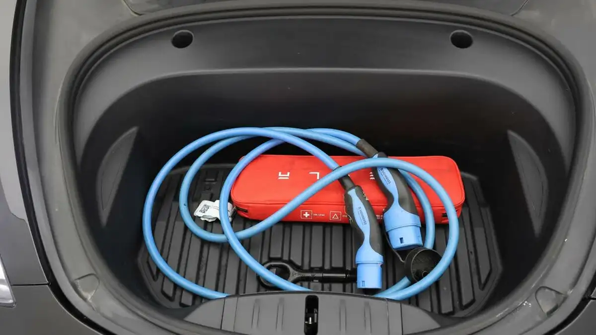 2021-tesla-model-3-e-long-range-4x4-big-18
