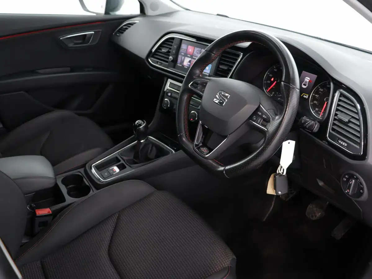 2017-seat-leon-14-tsi-fr-technology-hatchback-5d-big-33