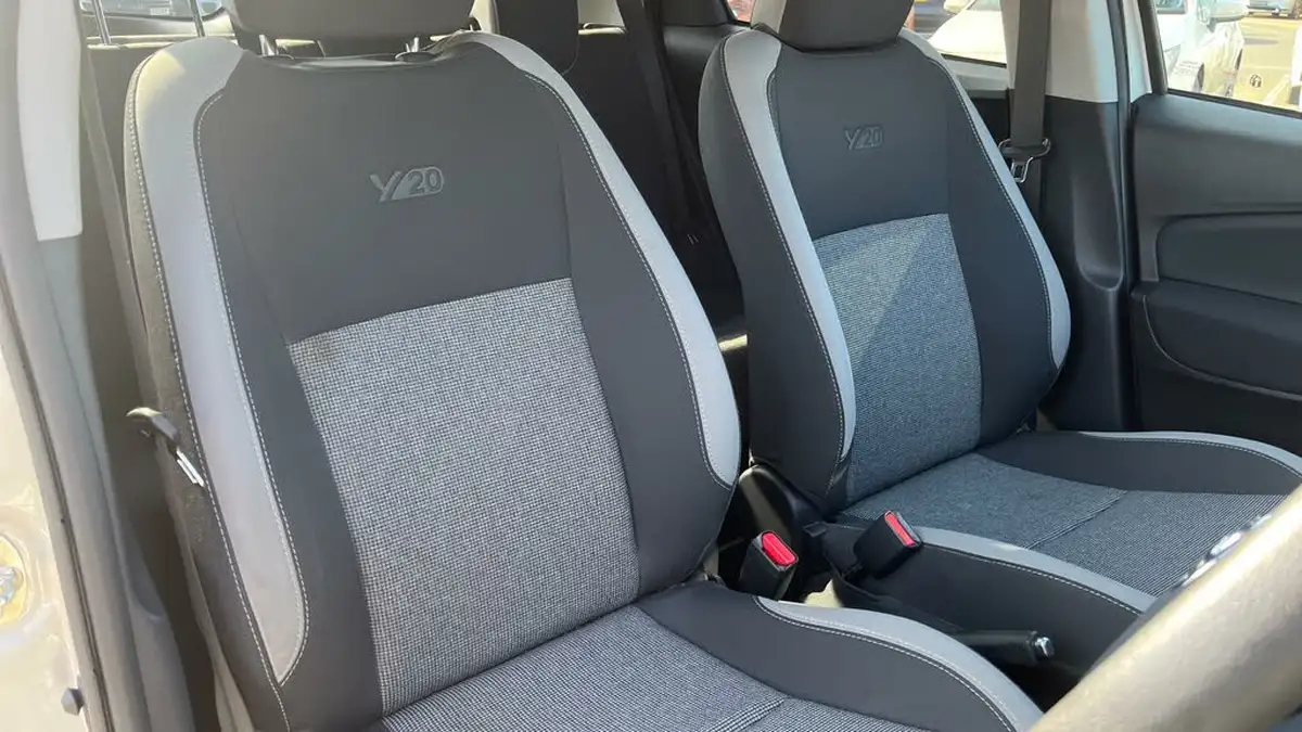 2020-toyota-yaris-15-vvt-i-y20-111bhp-1496cc-big-24