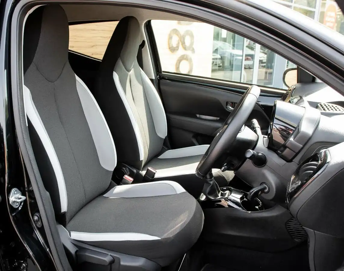 2017-toyota-aygo-10-vvt-i-x-press-71bhp-big-28