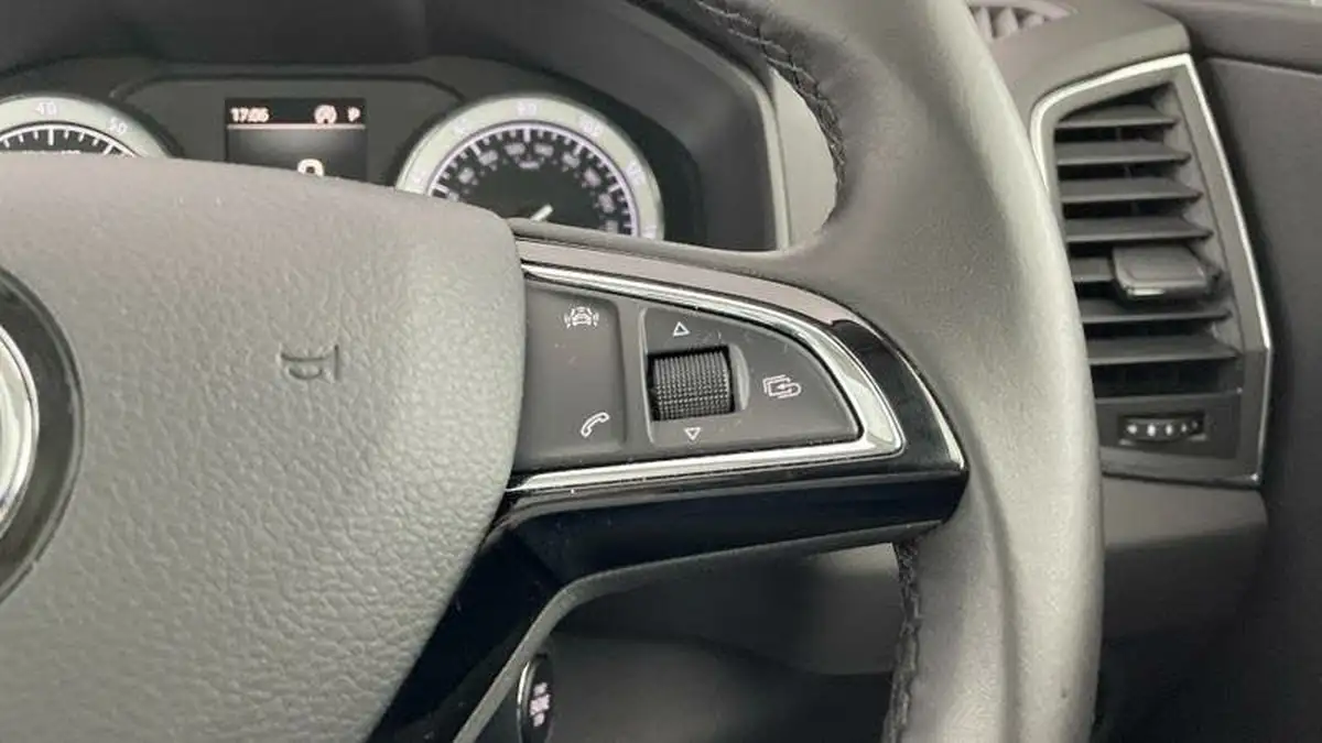 2018-skoda-karoq-15-tsi-edition-ss-dsg-big-13