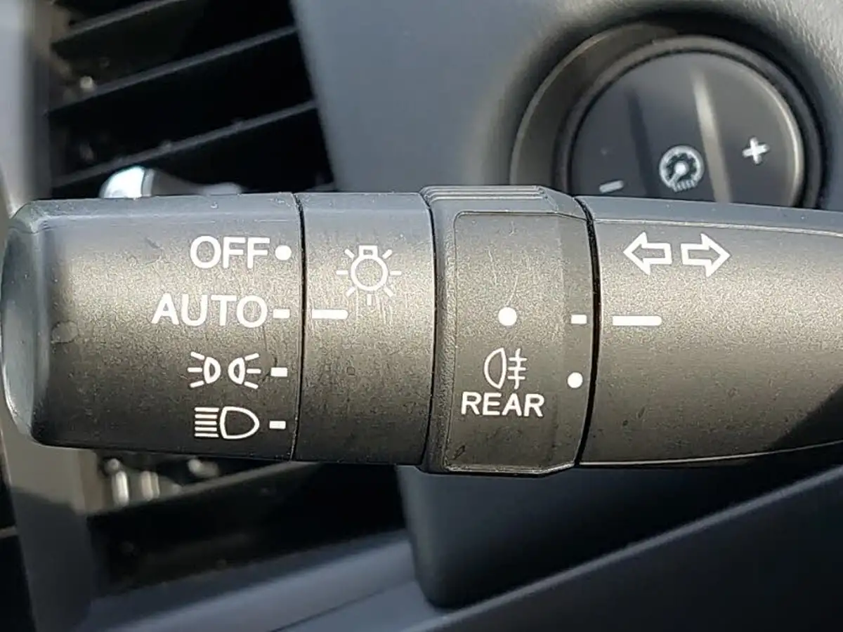 2021-honda-jazz-15-i-mmd-sr-109ps-big-15