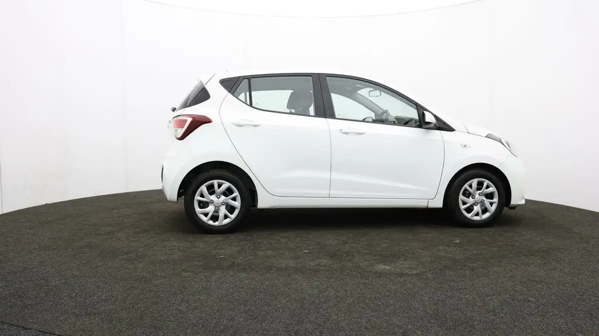 2018-hyundai-i10-10-se-67ps-big-29