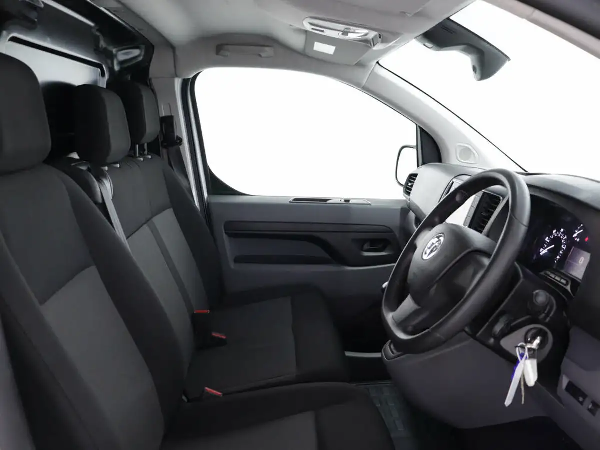 2022-vauxhall-vivaro-15td-2900-l1h1-dynamic-big-26