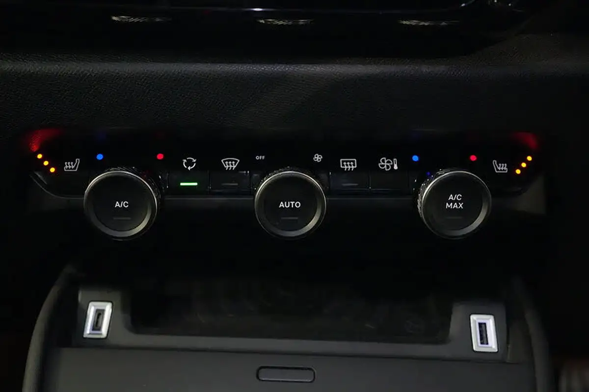 2022-citroen-c4-e-shine-plus-big-34