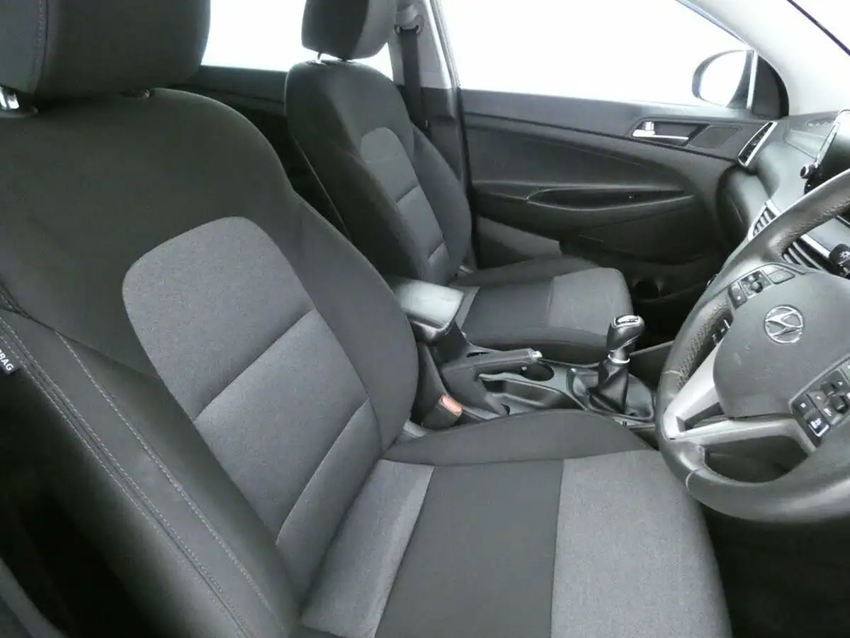 2019-hyundai-tucson-16-t-gdi-se-nav-big-8