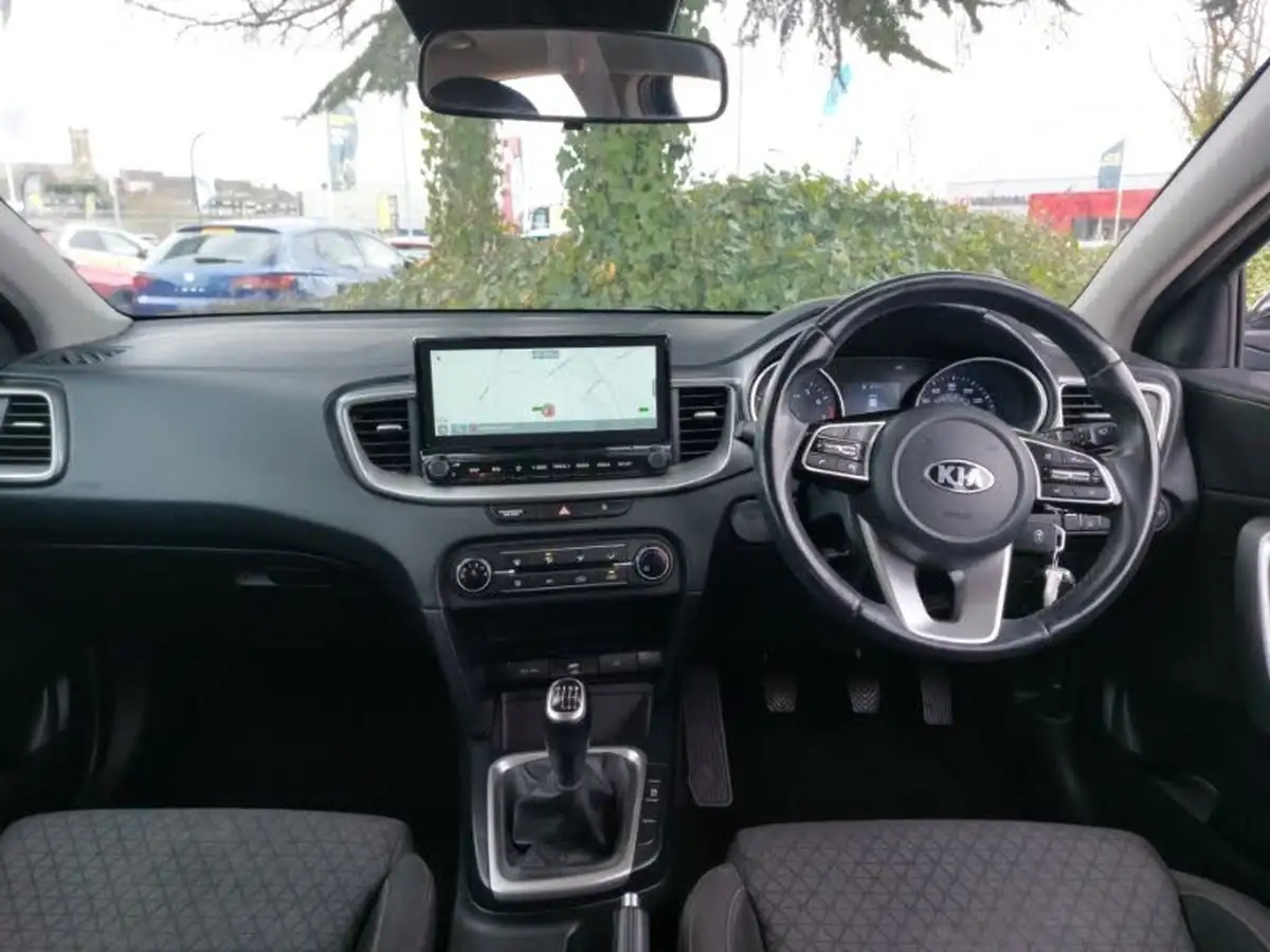 2021-kia-ceed-10-t-gdi-2-nav-hatchback-big-2