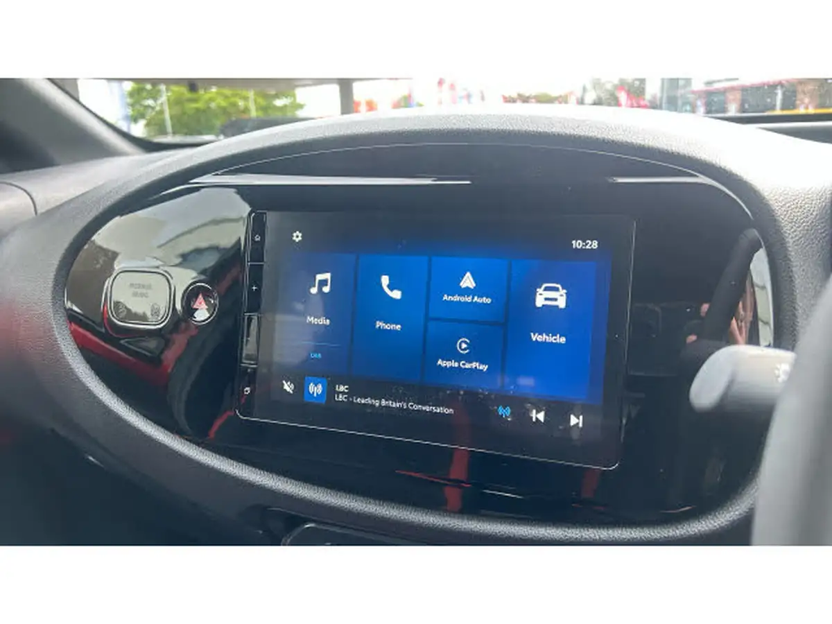 2024-toyota-aygo-x-10-vvt-i-edge-big-6
