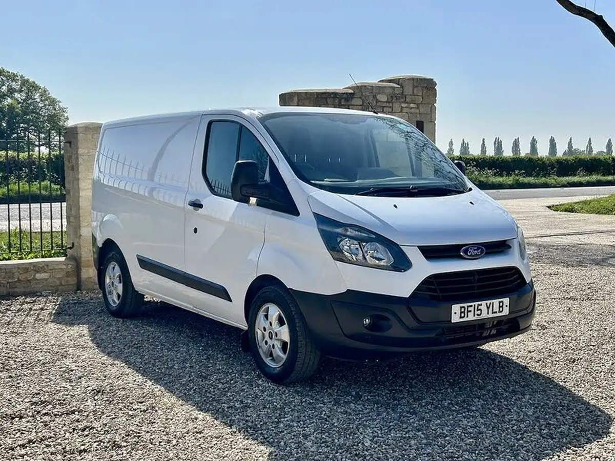 2015-ford-transit-custom-22tdci-310-l2h1-125ps-panel-van-big-22