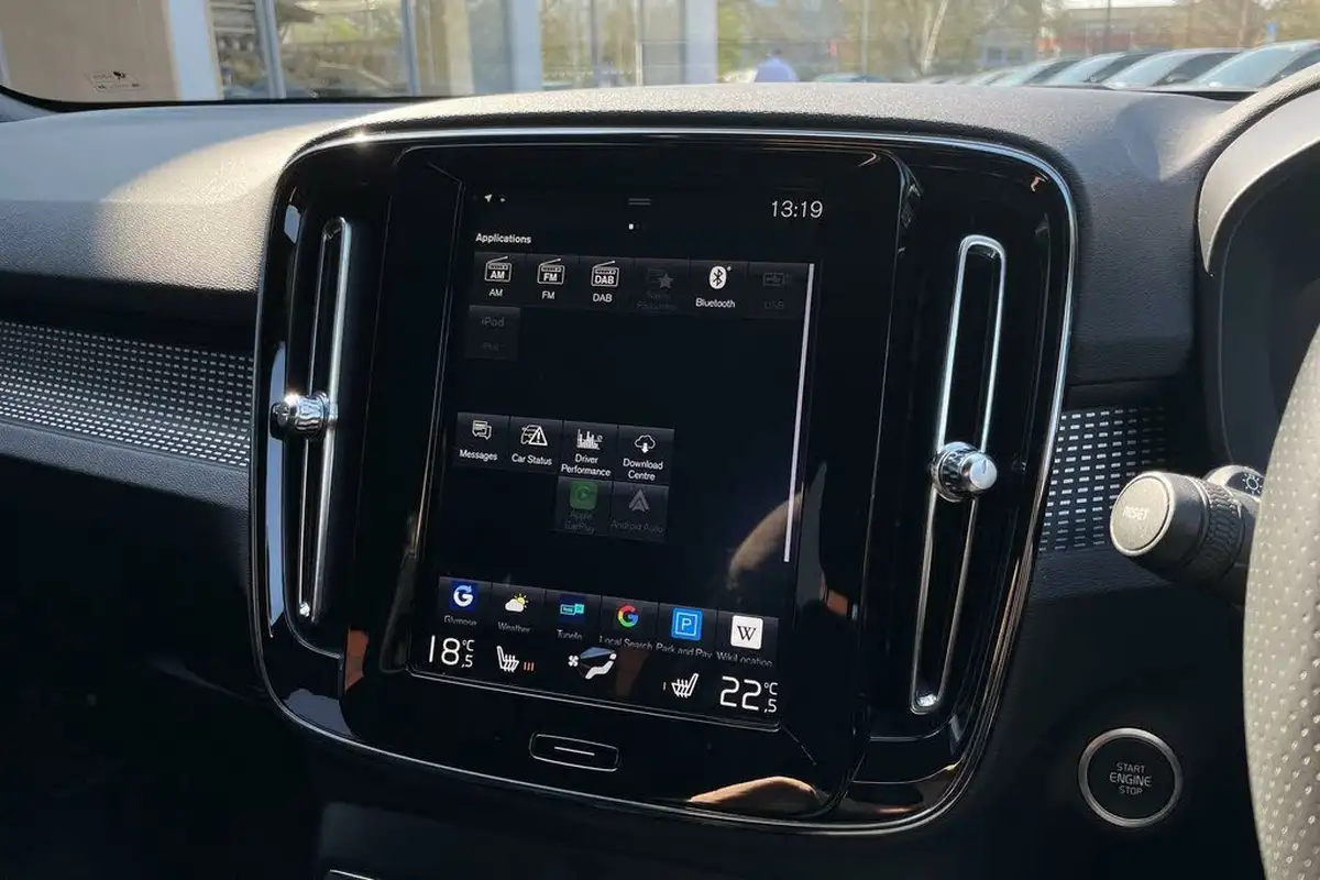 2020-volvo-xc40-20-t4-r-design-pro-big-41