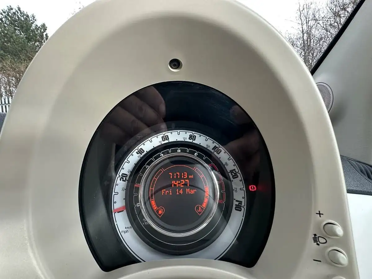 2011-fiat-500-12-pop-69bhp-big-14