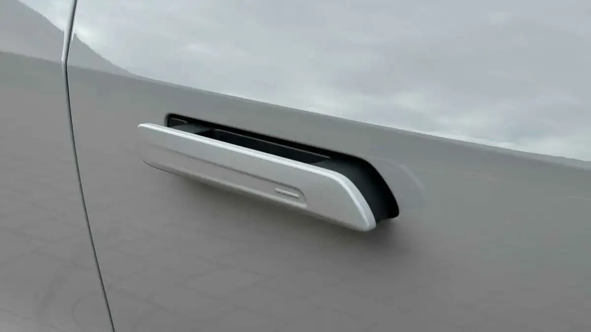 2023-lotus-eletre-e-s-big-30