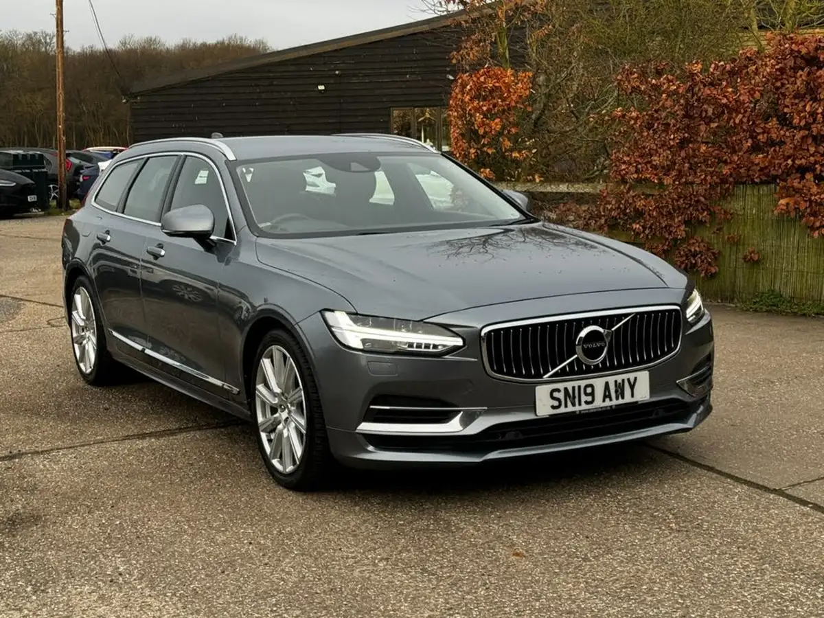 2019-volvo-v90-20-t8-inscription-plus-big-0