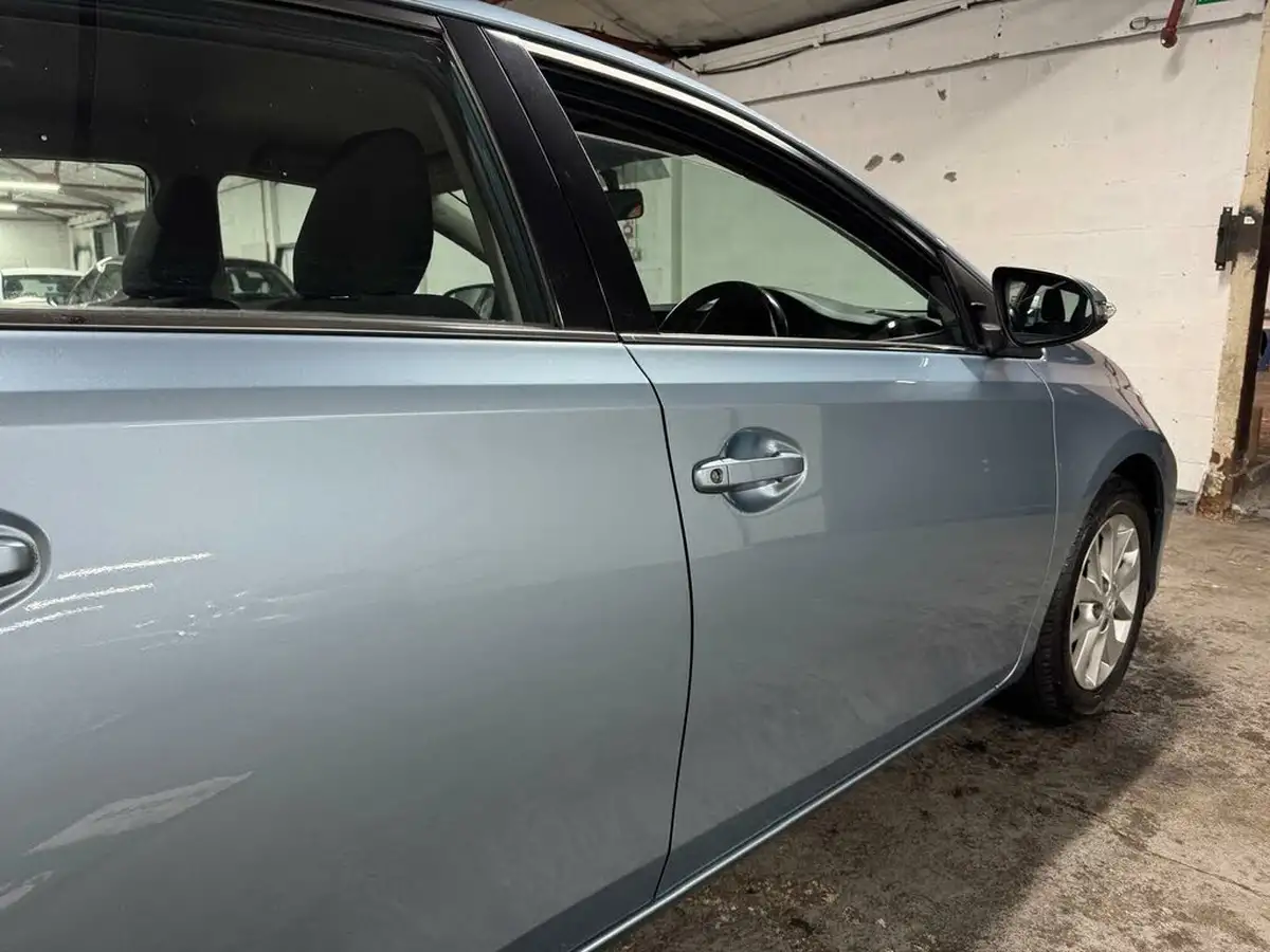2013-toyota-auris-133-vvt-i-icon-hatchback-big-30