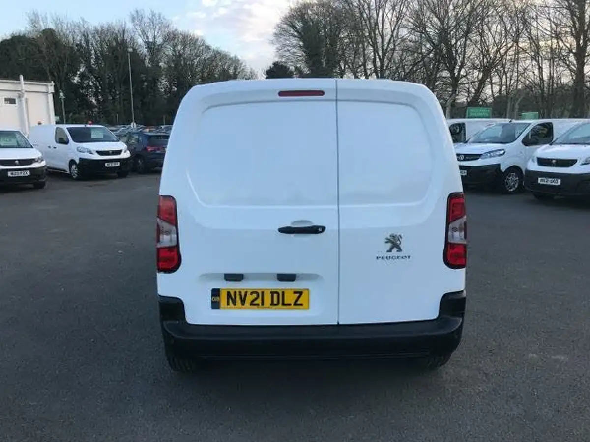 2021-peugeot-partner-15-bluehdi-1000-professional-100ps-eu6dt-panel-big-6