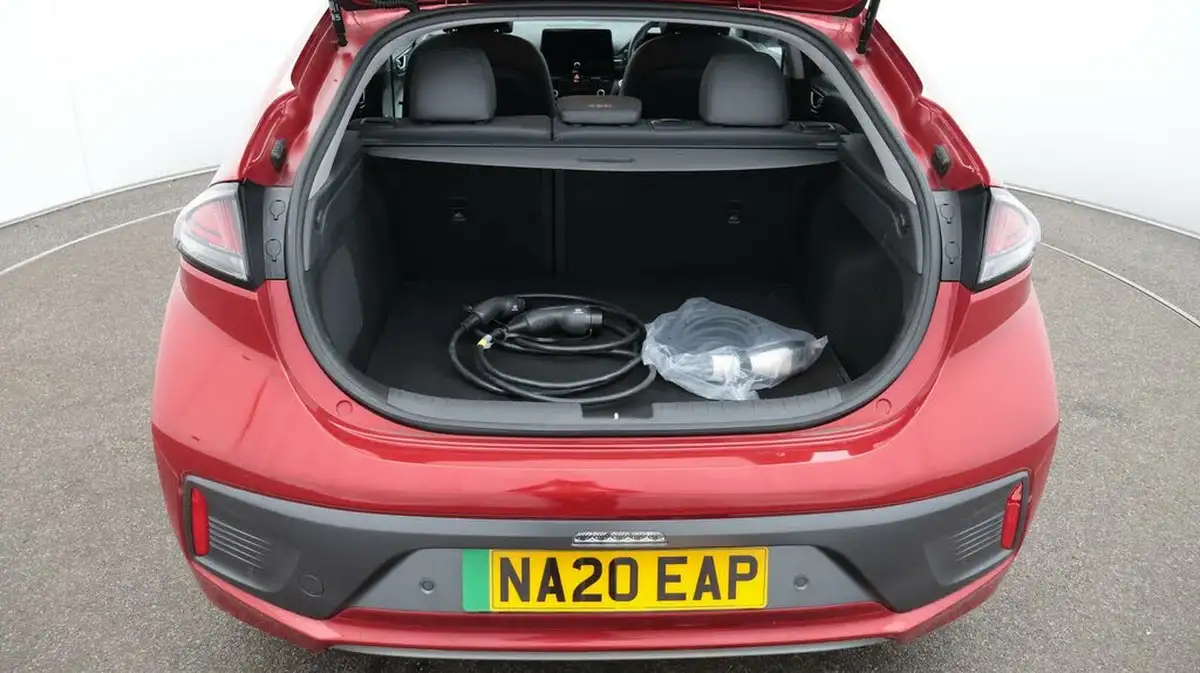 2020-hyundai-ioniq-e-premium-se-electric-100kw-big-17