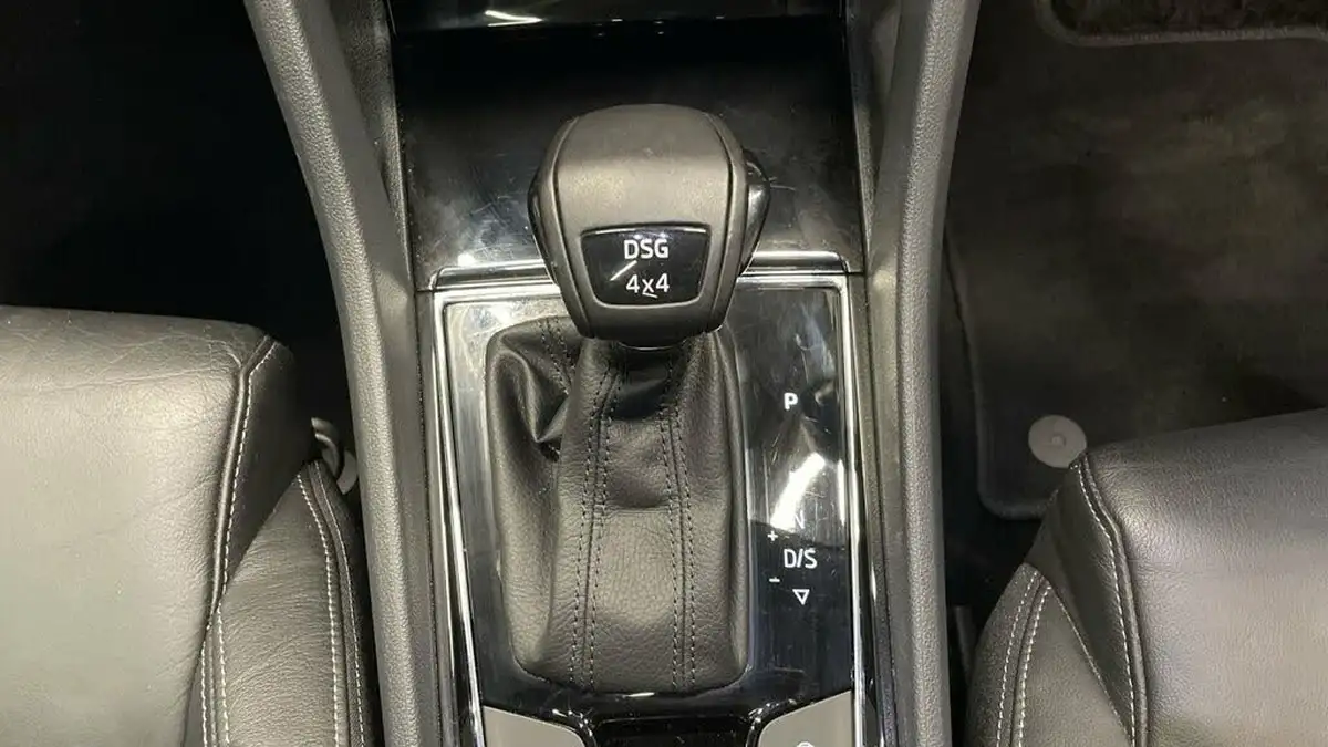 2019-skoda-karoq-20tdi-edition-190ps-4x4-dsg-big-20