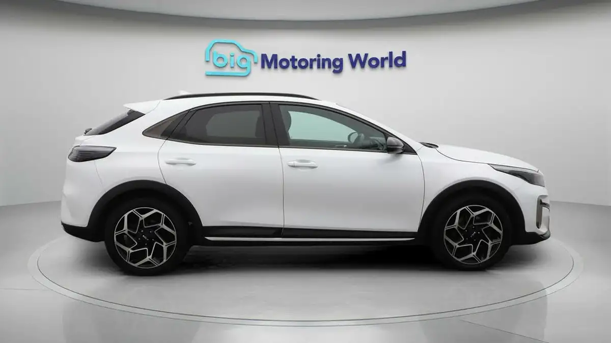 2023-kia-xceed-15-t-gdi-gt-line-158bhp-big-8