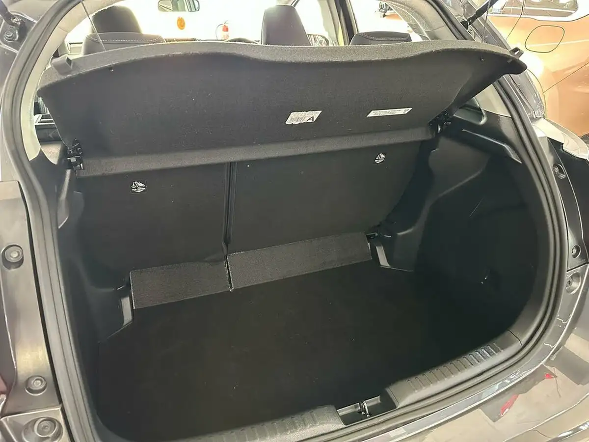 2023-mazda-mazda2-15-agile-big-22
