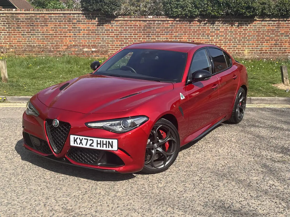 2022-alfa-romeo-giulia-29-biturbo-quadrifoglio-big-5