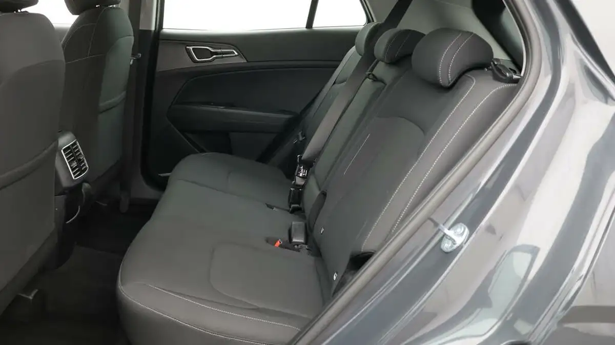 2023-kia-sportage-16-t-gdi-2-148bhp-big-16