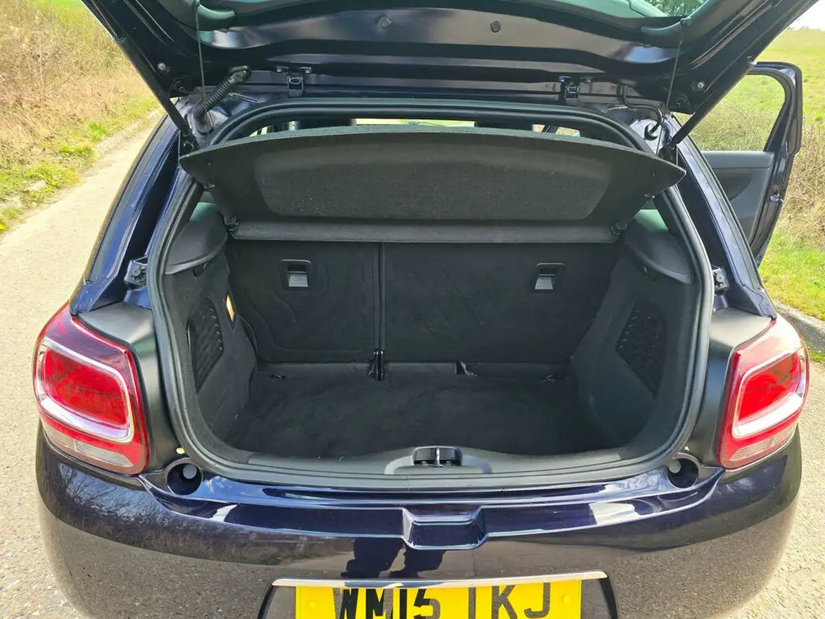 2015-citroen-ds3-12-dstyle-plus-big-23