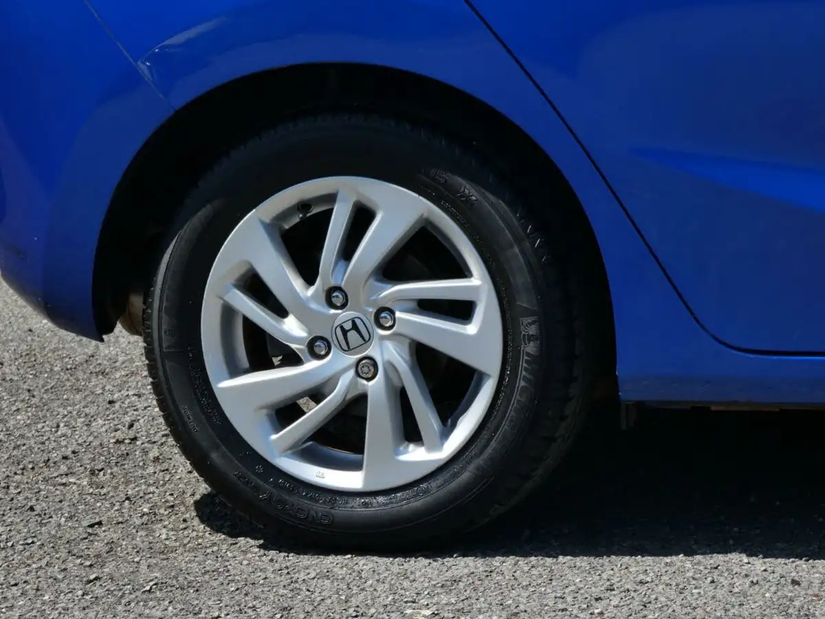2016-honda-jazz-13-i-vtec-se-big-31