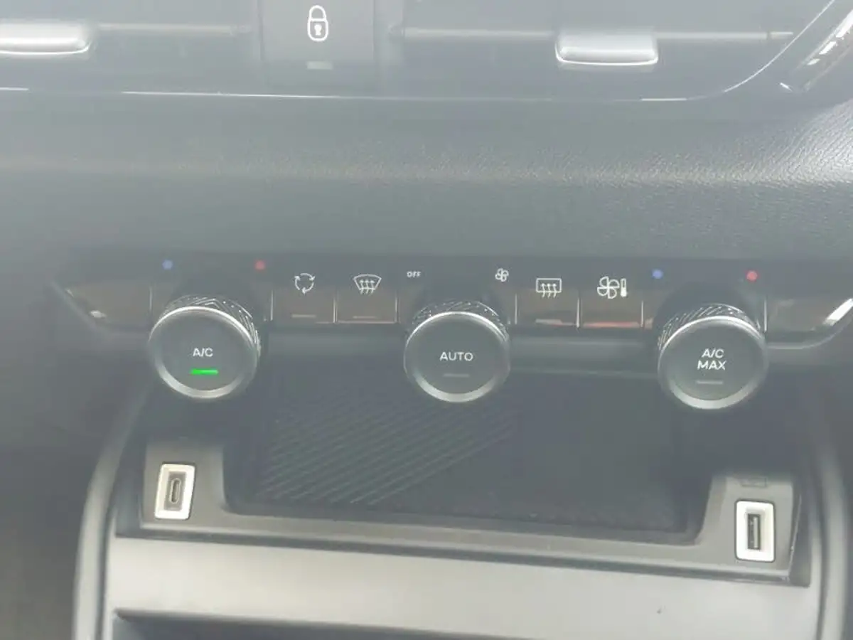 2022-citroen-c4-12-puretech-sense-plus-big-11