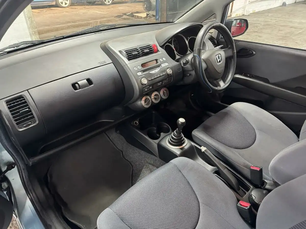 2007-honda-jazz-12-s-big-16