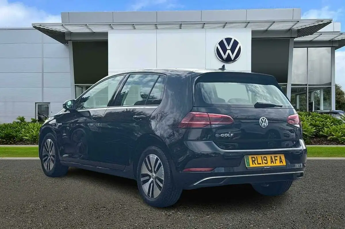 2019-volkswagen-golf-e-e-golf-big-2