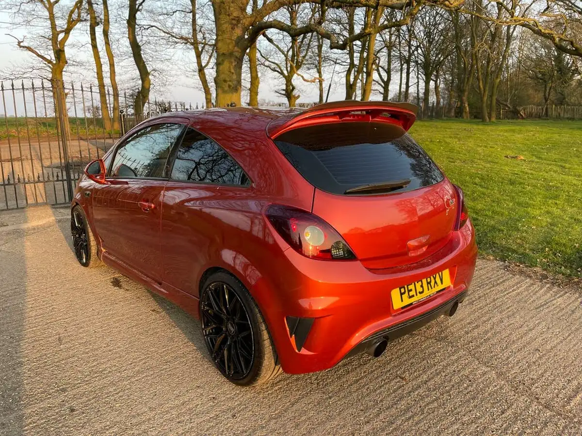 2013-vauxhall-corsa-16-vxr-nurburgring-edition-big-2