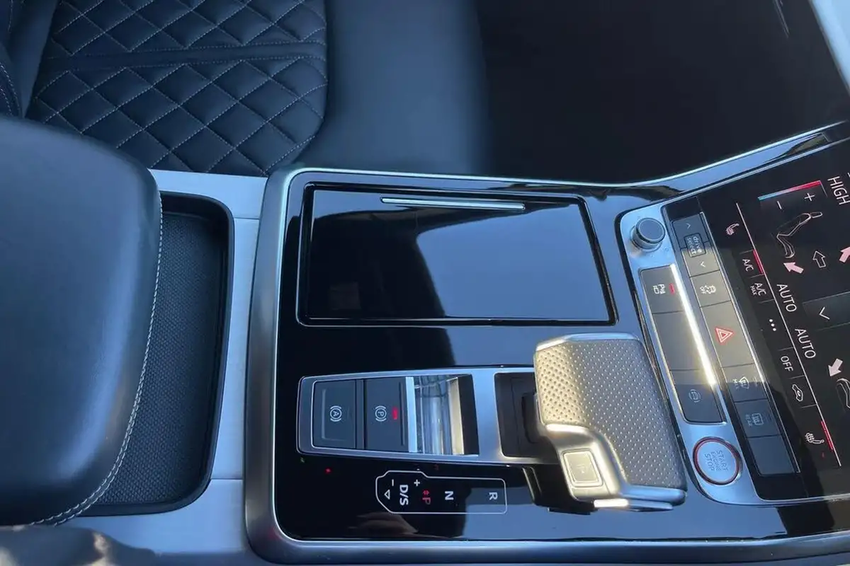 2020-audi-sq7-40tdi-big-49