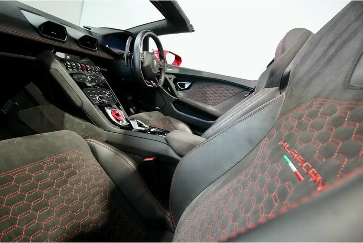 2017-lamborghini-huracan-52-lp-610-4-spyder-big-27