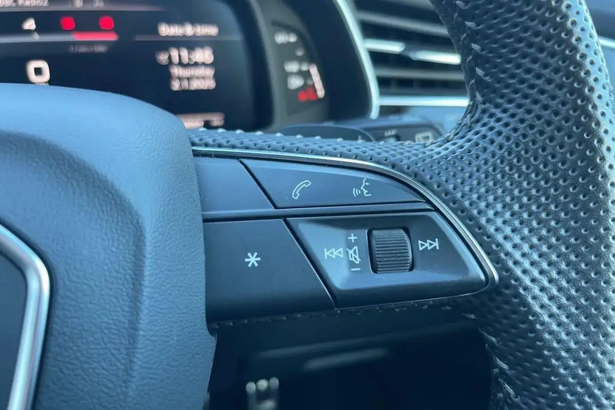 2020-audi-sq7-40tdi-big-25
