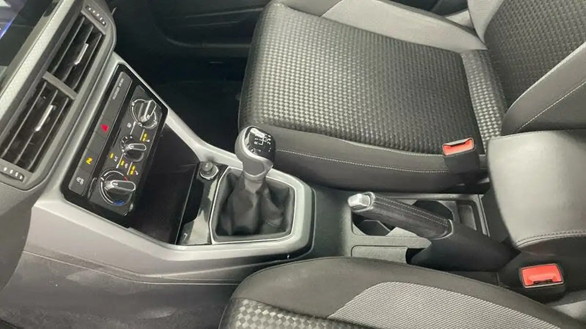 2022-volkswagen-t-cross-10-tsi-active-95ps-big-31