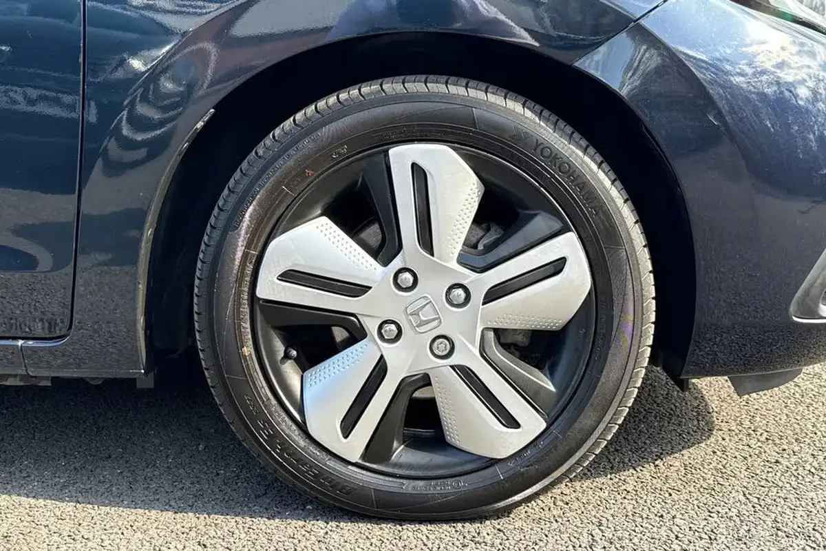 2021-honda-jazz-15-i-mmd-ex-107ps-big-11