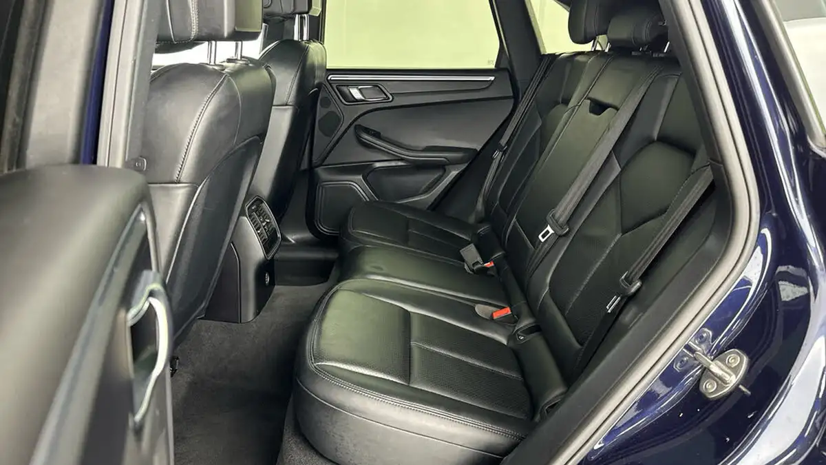 2018-porsche-macan-20-252ps-ss-big-13
