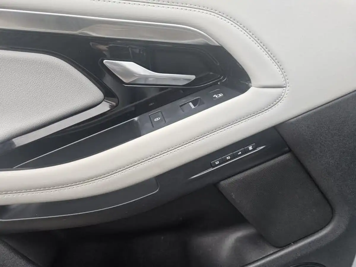 2020-land-rover-range-rover-evoque-20-d180-first-edition-big-30