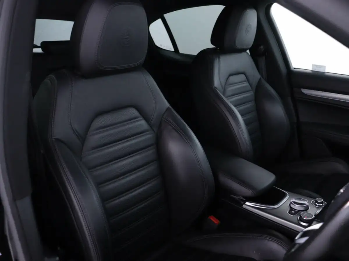 2022-alfa-romeo-stelvio-20-veloce-big-31