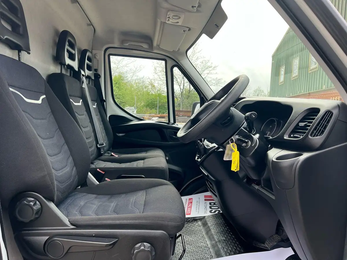 2021-iveco-daily-s-class-23td-35s14v-business-3520lmm-h2-136pseu6dt-big-15