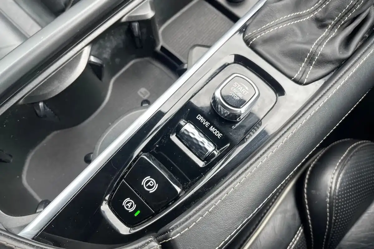 2020-volvo-v90-20td-d5-r-design-plus-big-30