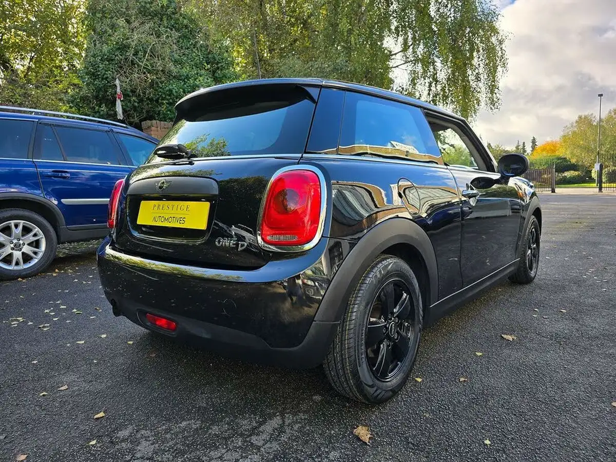 2014-mini-cooper-15td-one-d-98bhp-media-xlss-3d-big-21