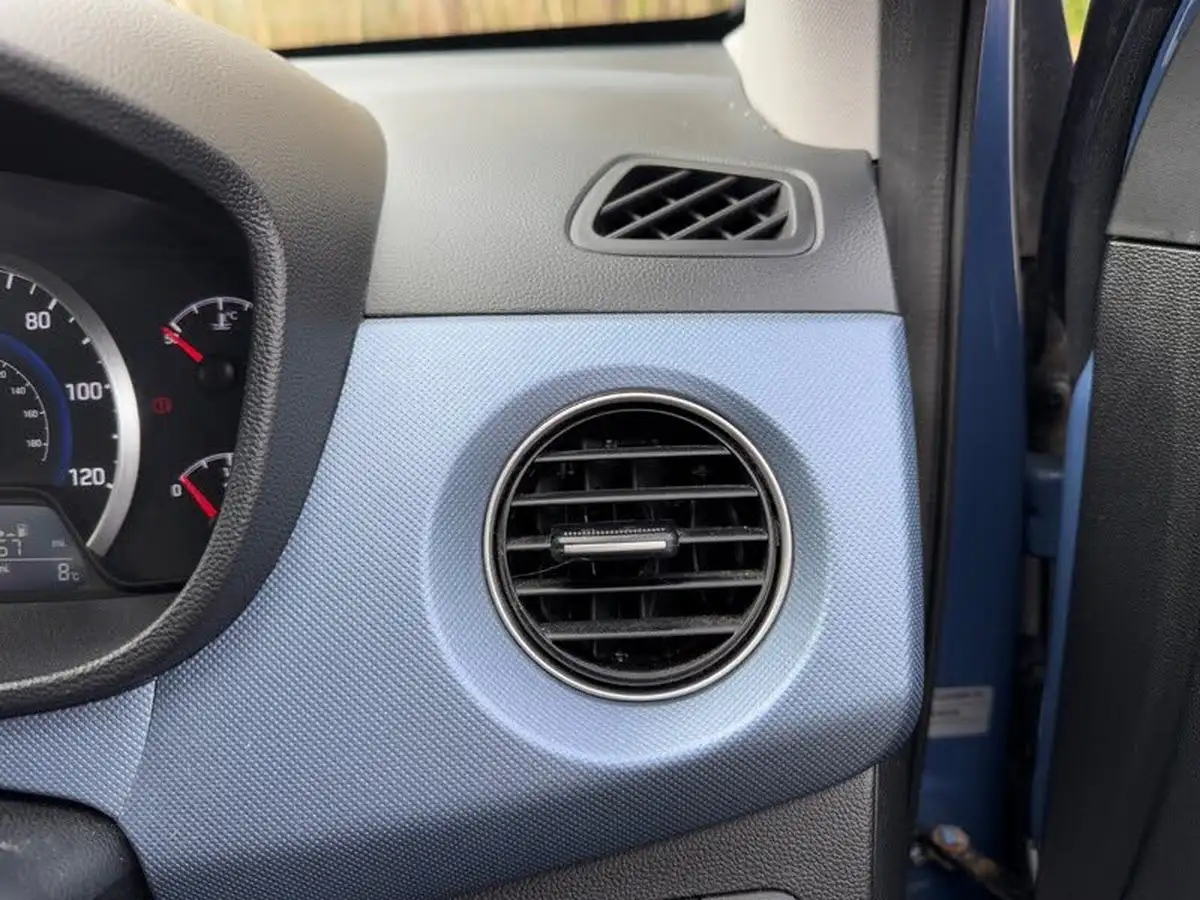 2014-hyundai-i10-10-premium-big-32