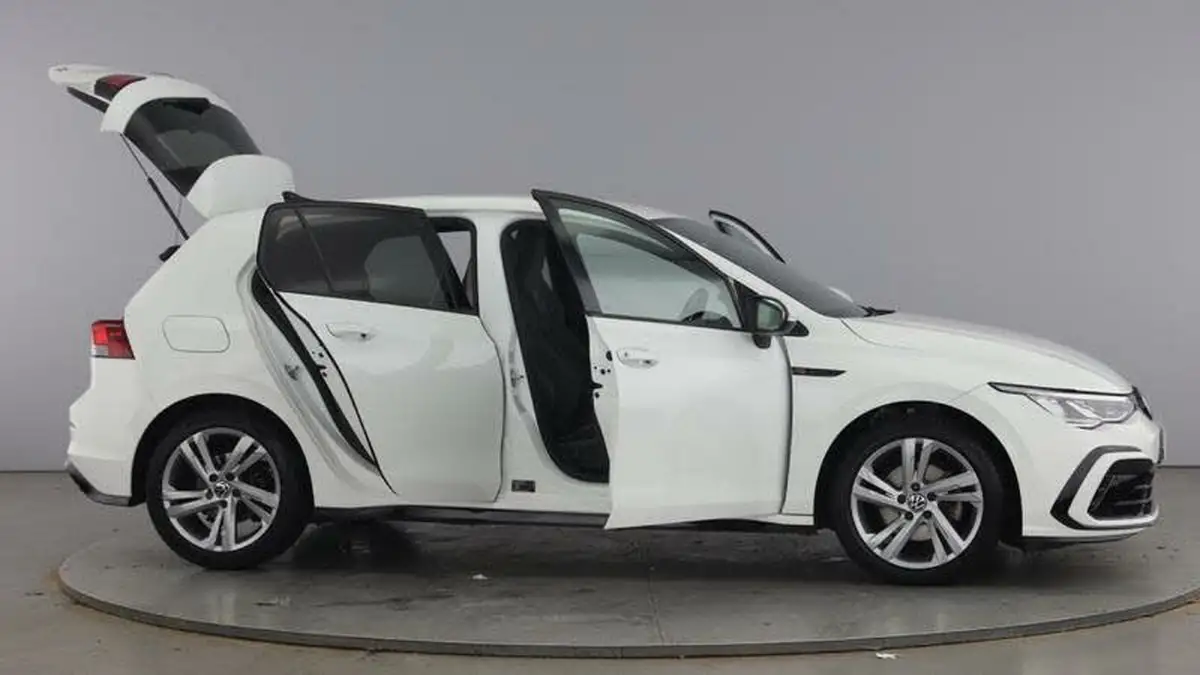 2022-volkswagen-golf-15-etsi-r-line-150ps-hatchback-big-10
