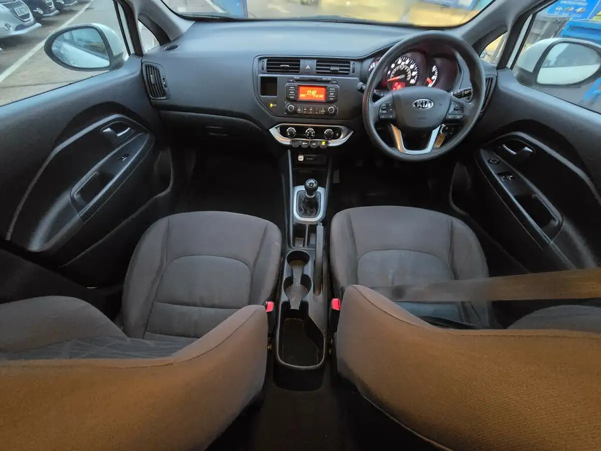 2012-kia-rio-125-1-5d-big-21