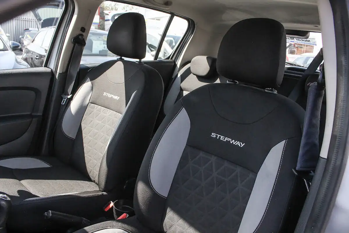 2015-dacia-sandero-stepway-15d-laureate-big-17